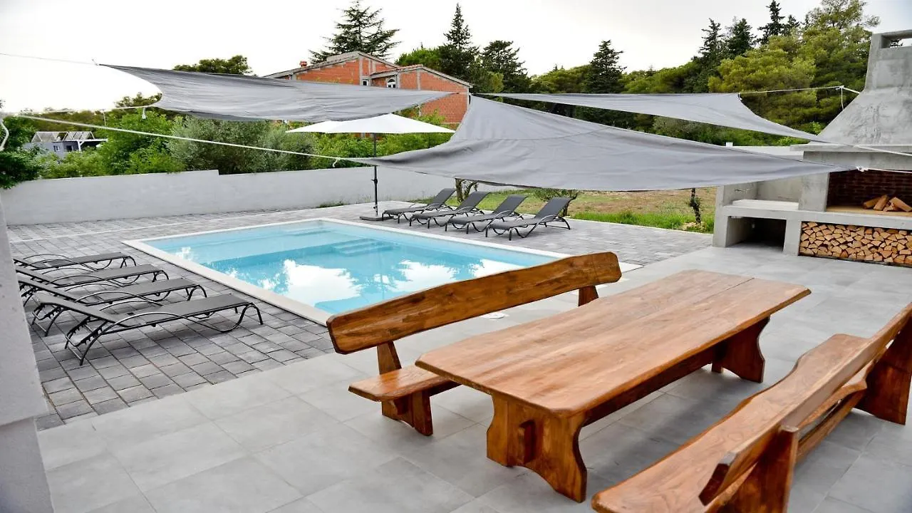 Villa Pinia With Pool, Zadar Croatia