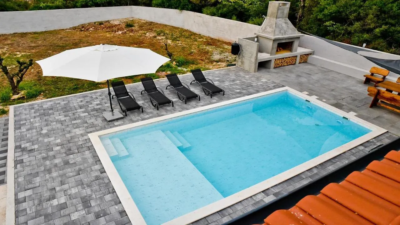 Villa Pinia With Pool, Zadar Croatia